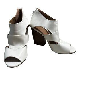 Yoki heels women's 6 white vegan leather chunky block heel strappy back zip